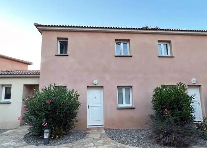 Villa Avec Terrasse Et Vue Piscine, Proche Plage